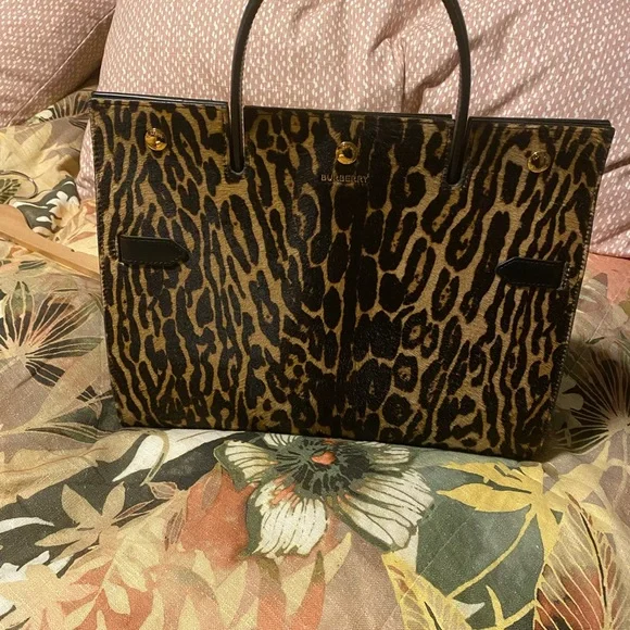 NWOT 🔥BURBERRY🔥 calf hair animal print bag RARE. New condition - Picture 5 of 11